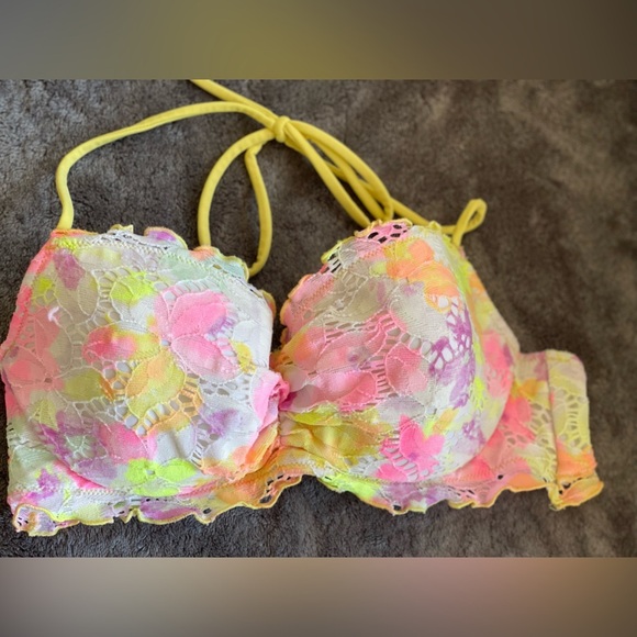 Victoria’s Secret colorful bikini top 34C - Picture 1 of 3